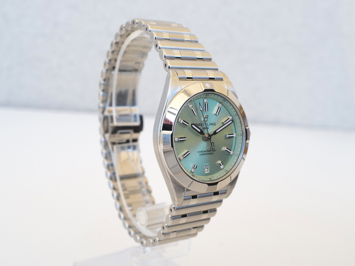 Швейцарський годинник Breitling Chronomat 32 Green Diamond Dial