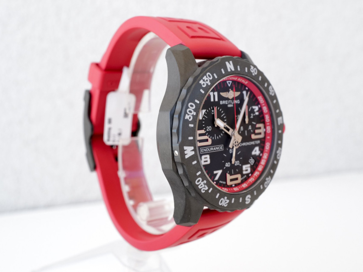 Швейцарський годинник Breitling Endurance Pro Red 44