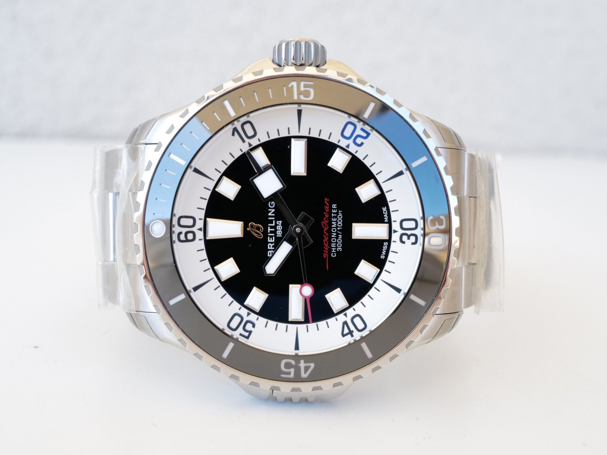 Швейцарський годинник Breitling Superocean Automatic 46