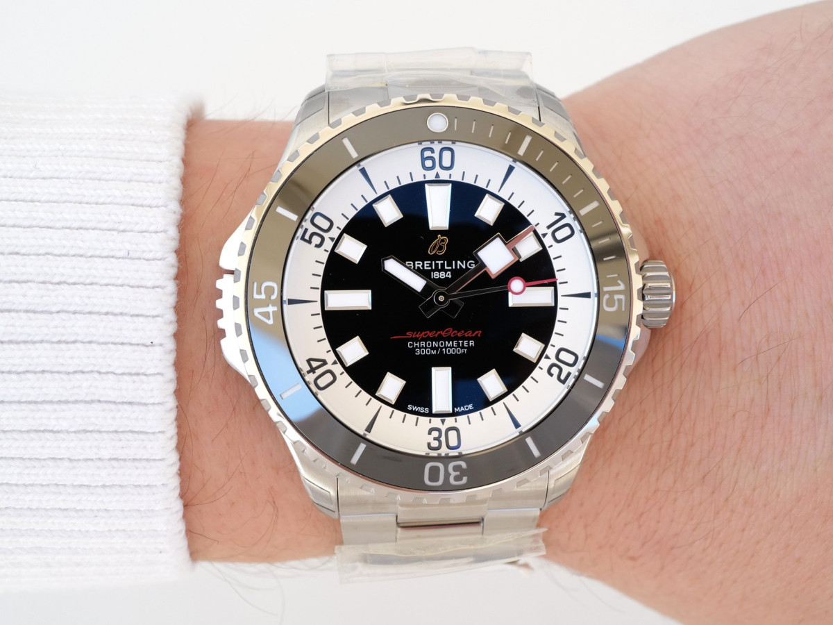 Швейцарський годинник Breitling Superocean Automatic 46