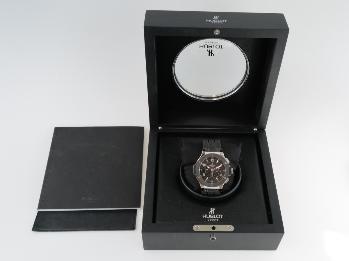 Швейцарские часы Hublot Big Bang 44 Chronograph Steel Ceramic Carbon Dial