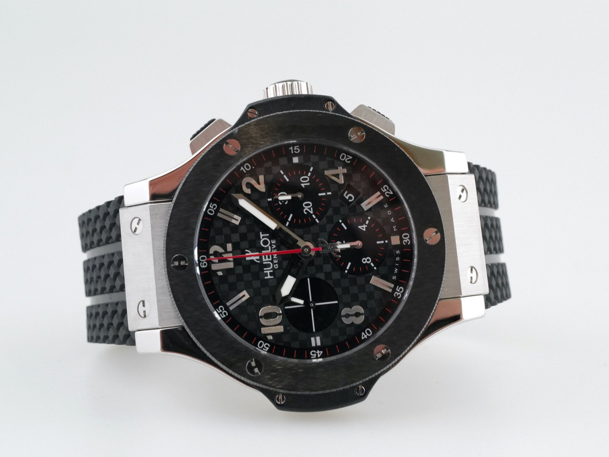 Швейцарские часы Hublot Big Bang 44 Chronograph Steel Ceramic Carbon Dial