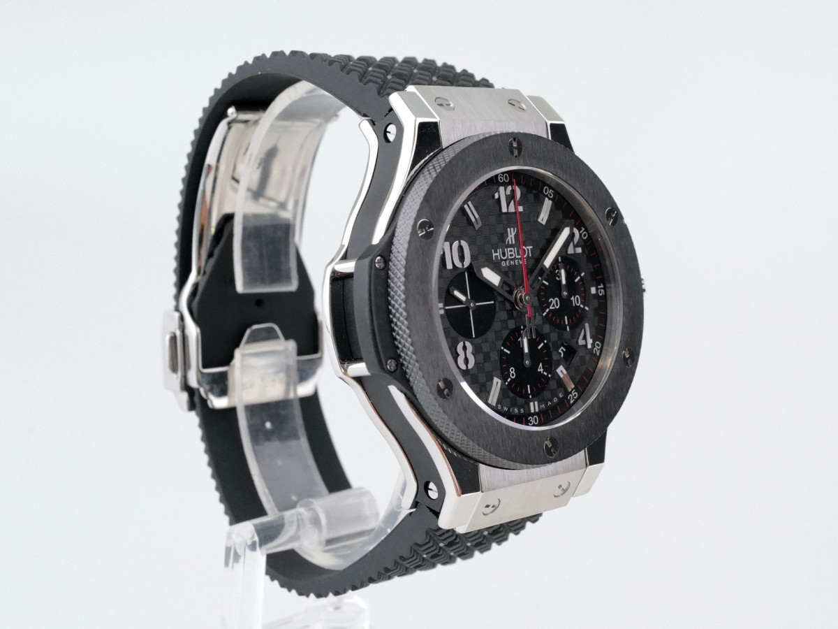 Швейцарские часы Hublot Big Bang 44 Chronograph Steel Ceramic Carbon Dial