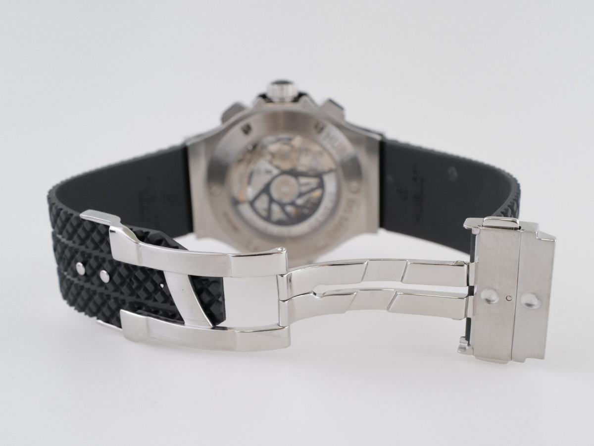 Швейцарские часы Hublot Big Bang 44 Chronograph Steel Ceramic Carbon Dial