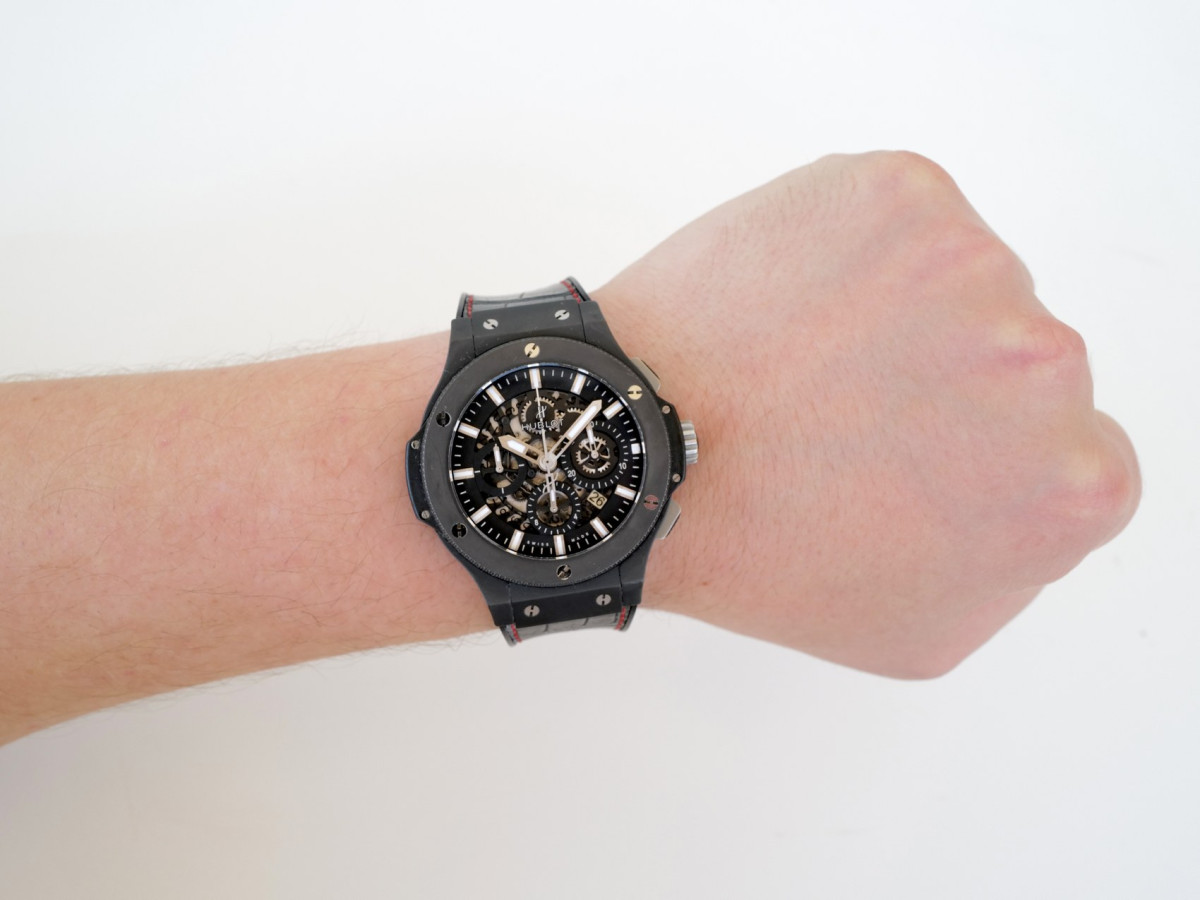 Швейцарський годинник Hublot Big Bang Aero Bang Black Magic 44