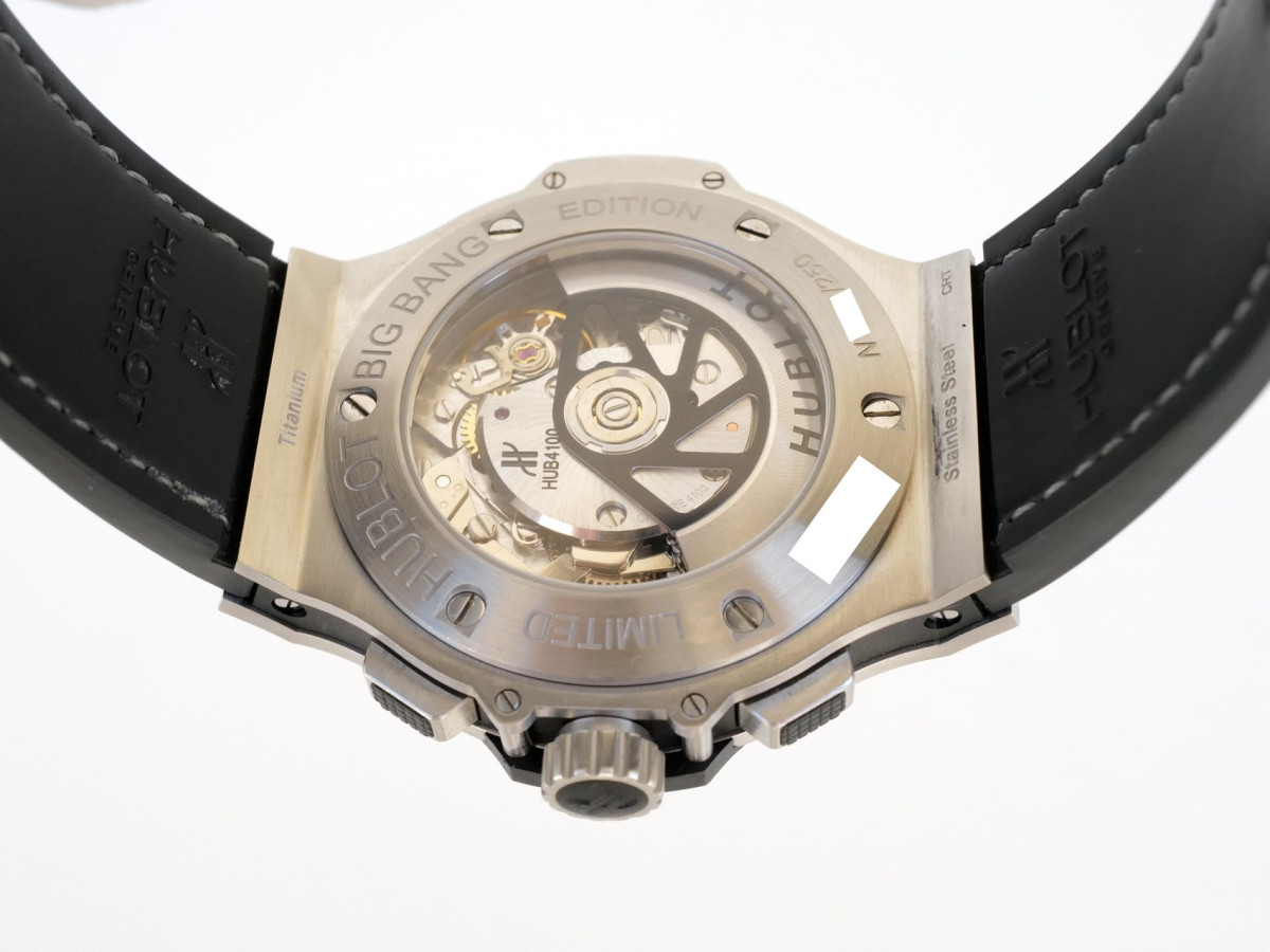 Швейцарские часы Hublot Big Bang Jeans Blue Dial Limited Edition 44