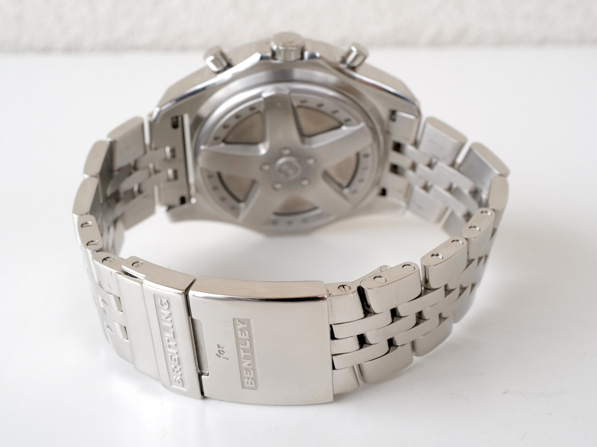 Швейцарские часы Breitling for Bentley 6.75 Chronograph 49