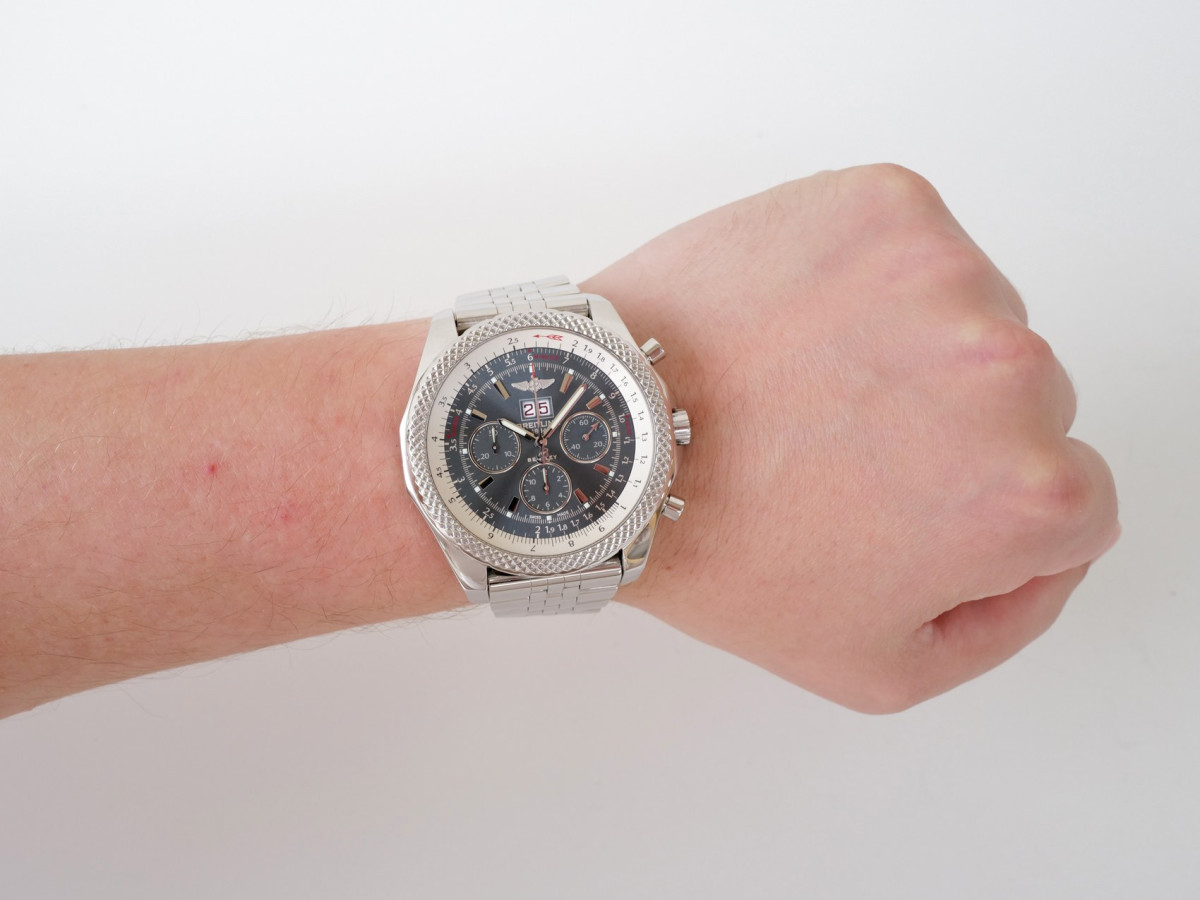 Швейцарские часы Breitling for Bentley 6.75 Chronograph 49