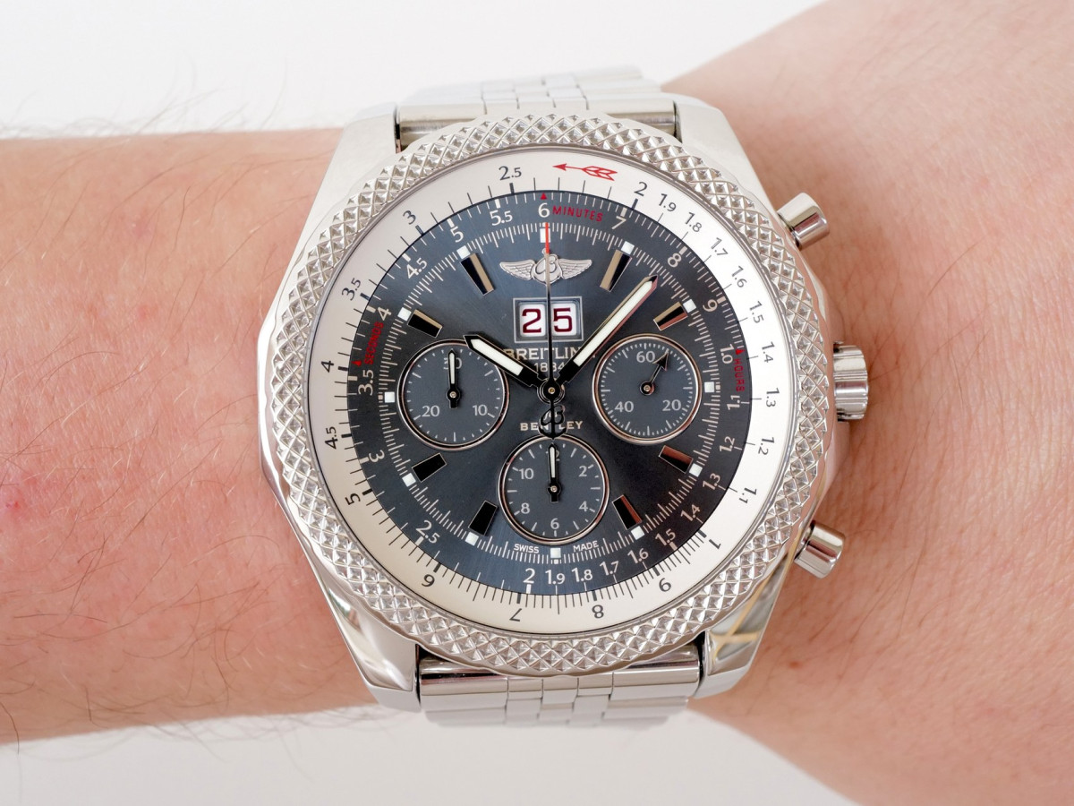 Швейцарские часы Breitling for Bentley 6.75 Chronograph 49