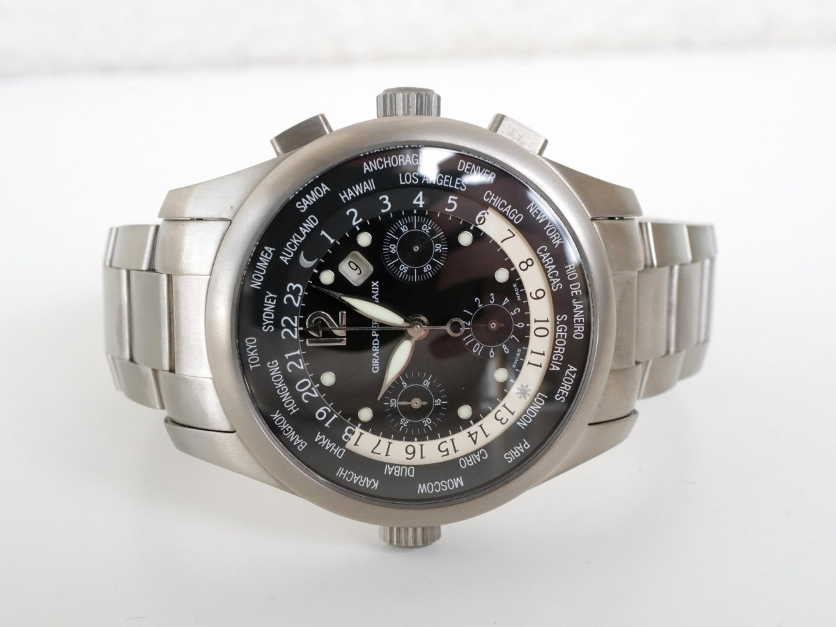 Швейцарський годинник Girard Perregaux WW.TC Titanium Chronograph 43