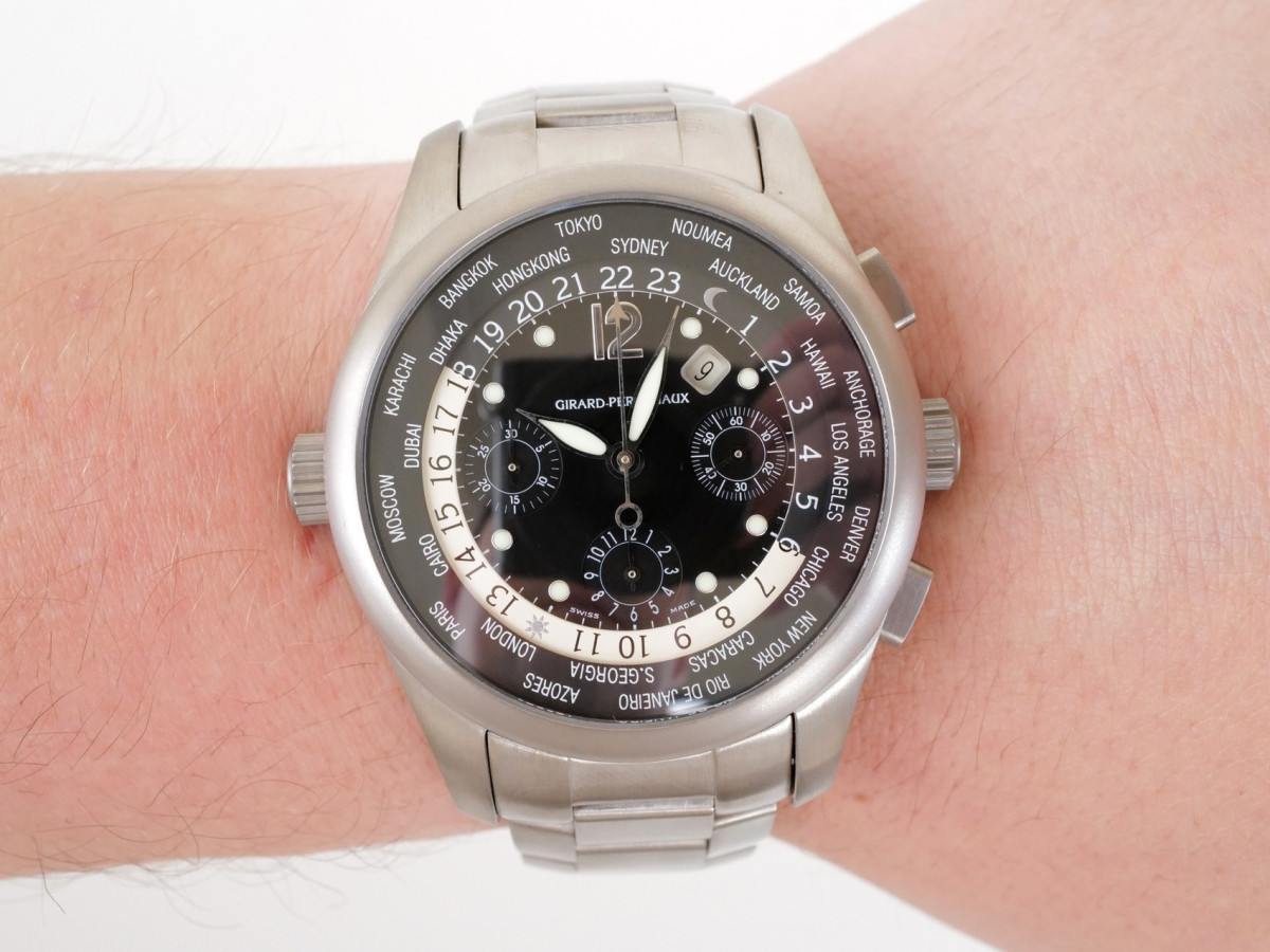 Швейцарський годинник Girard Perregaux WW.TC Titanium Chronograph 43