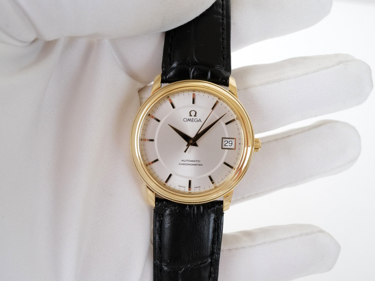 Швейцарские часы Omega De Ville Prestige Automatic 18K Yellow Gold 35