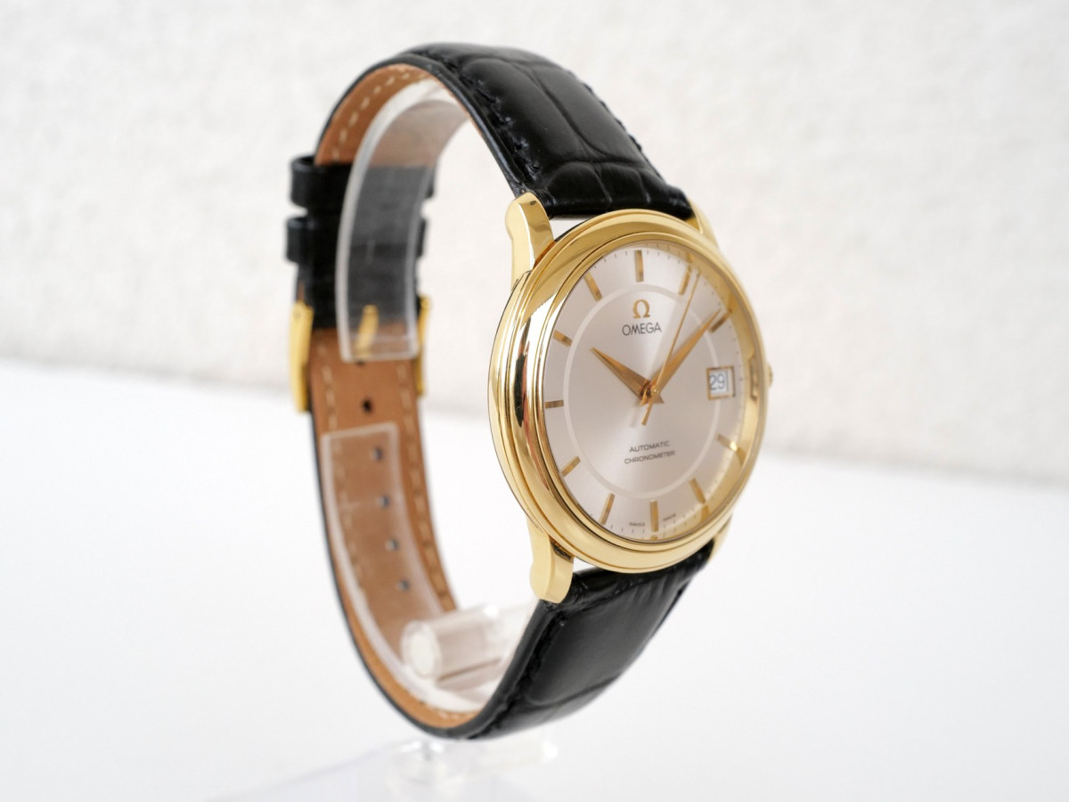 Швейцарские часы Omega De Ville Prestige Automatic 18K Yellow Gold 35