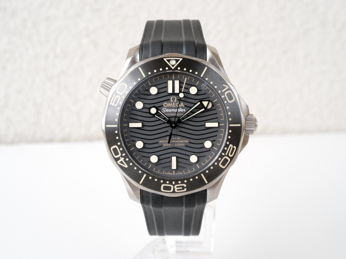 Swiss watch Omega Seamaster Diver 300M Ceramic Bezel Special Edition 42