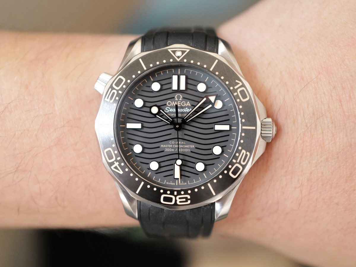 Swiss watch Omega Seamaster Diver 300M Ceramic Bezel Special Edition 42