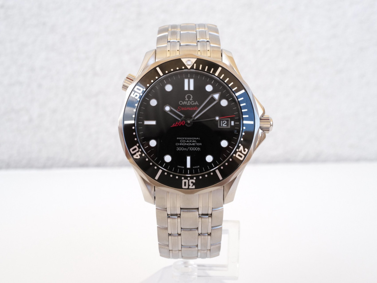 Swiss watch Omega Seamaster Diver 300M Limited Edition 007 James Bond 41