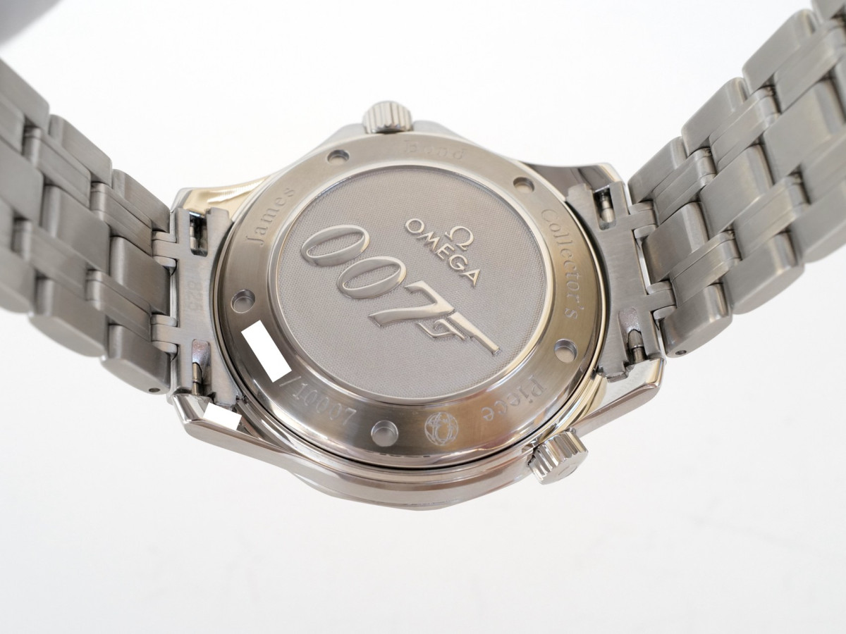 Swiss watch Omega Seamaster Diver 300M Limited Edition 007 James Bond 41