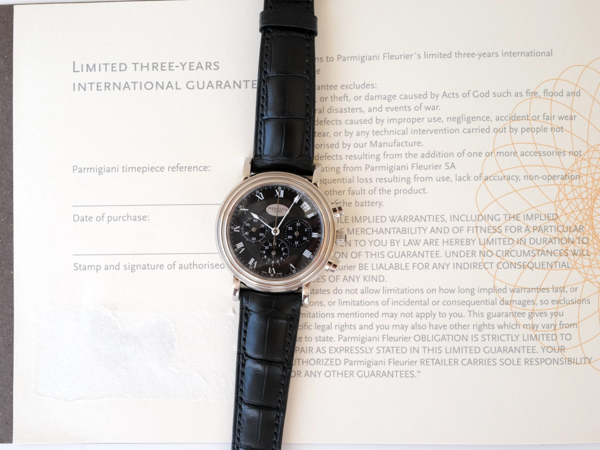 Швейцарские часы Parmigiani Fleurier Toric 18K White Gold Chronograph 40