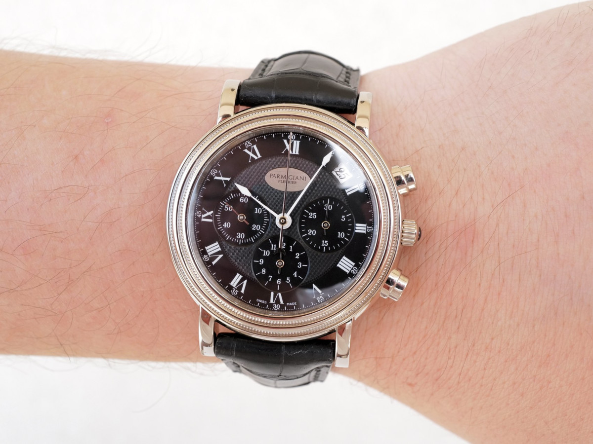 Швейцарские часы Parmigiani Fleurier Toric 18K White Gold Chronograph 40