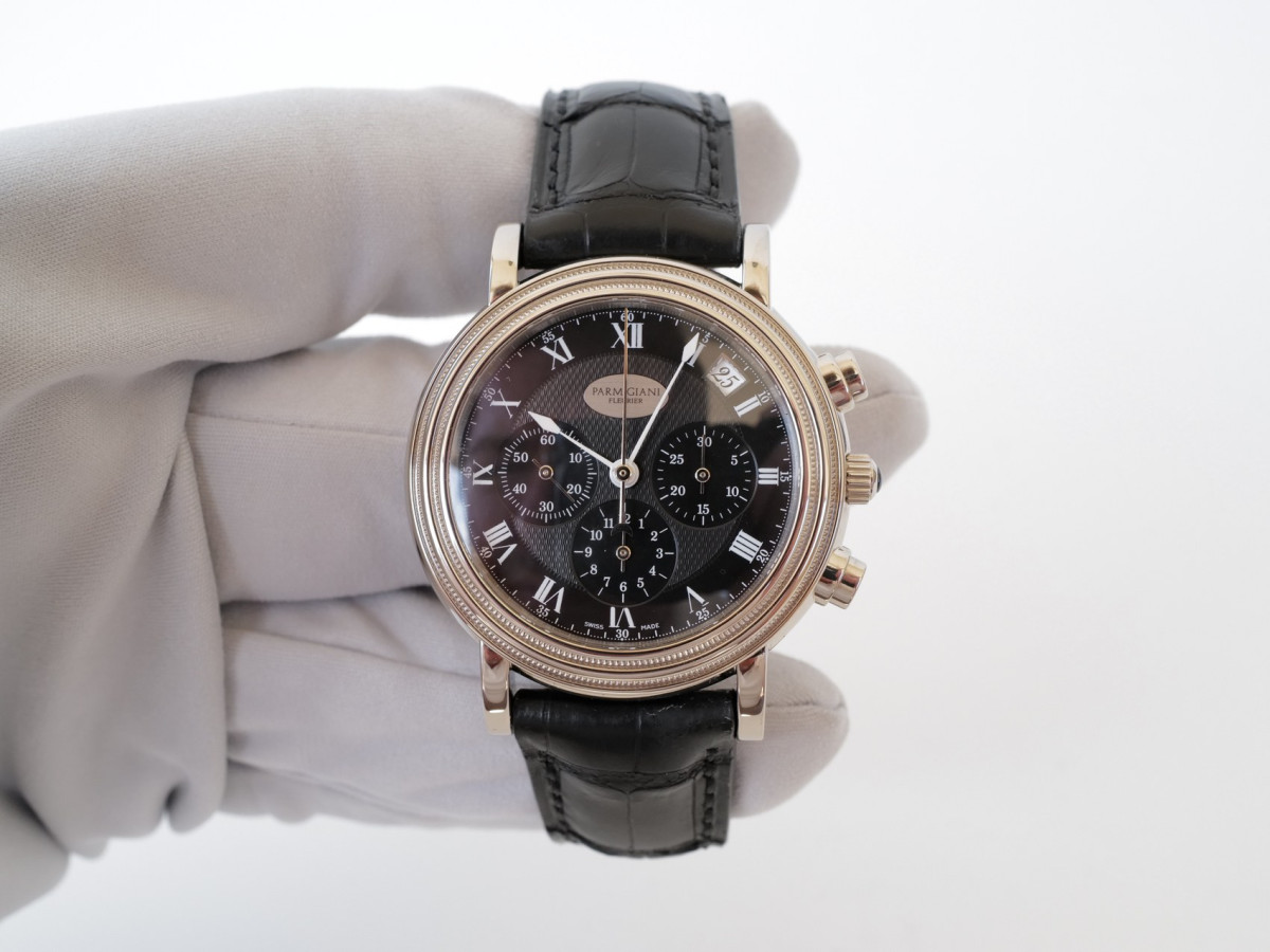 Швейцарские часы Parmigiani Fleurier Toric 18K White Gold Chronograph 40