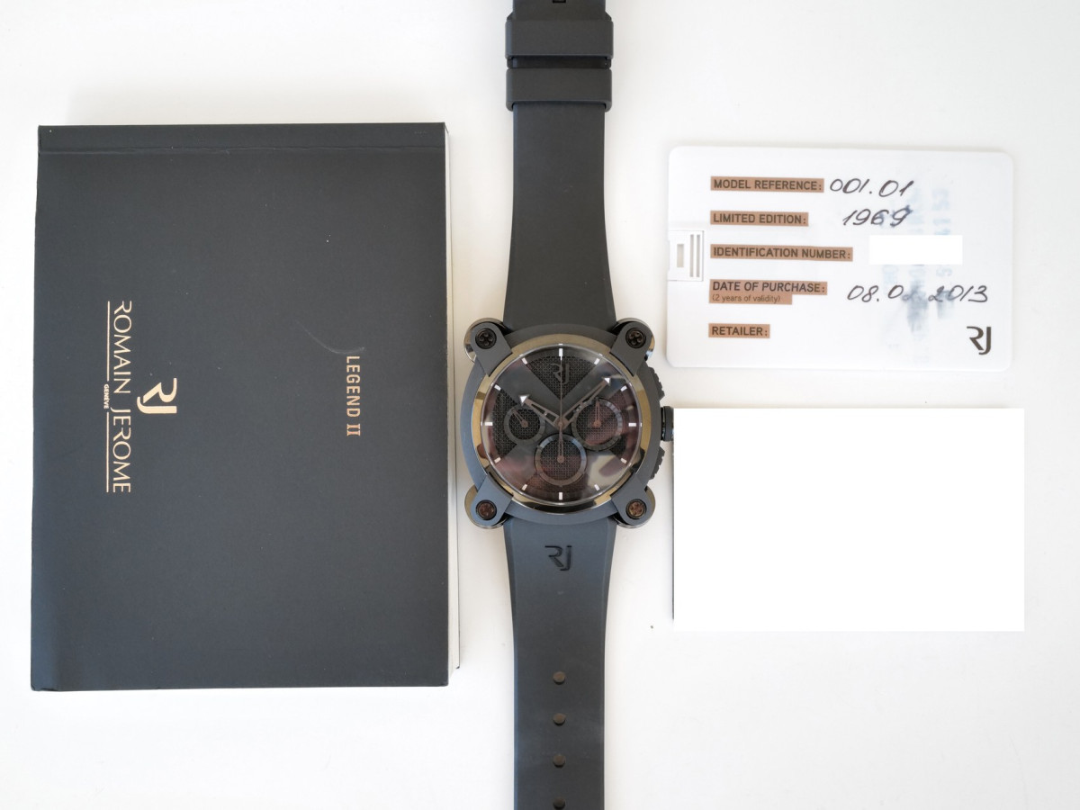 Швейцарские часы Romain Jerome Moon-Dna Invader Chronograph 46