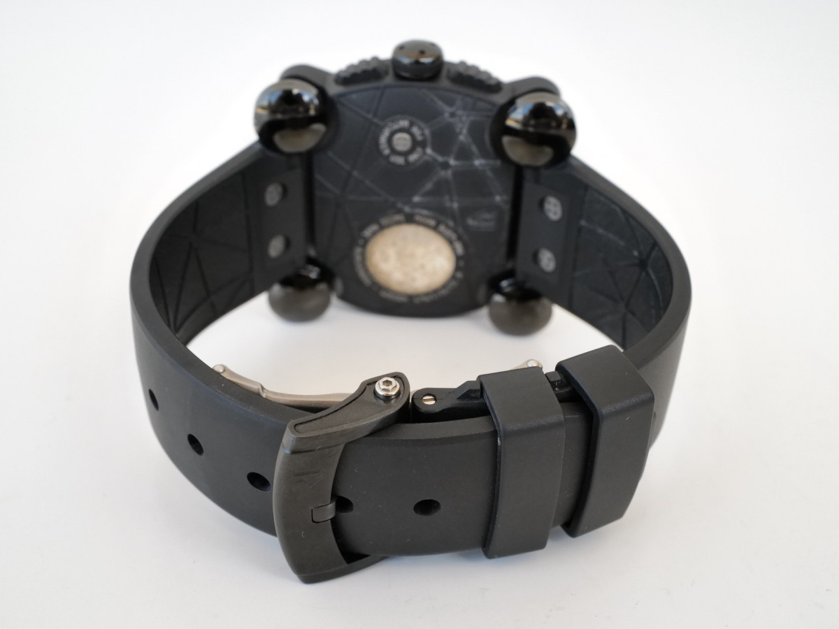 Швейцарские часы Romain Jerome Moon-Dna Invader Chronograph 46