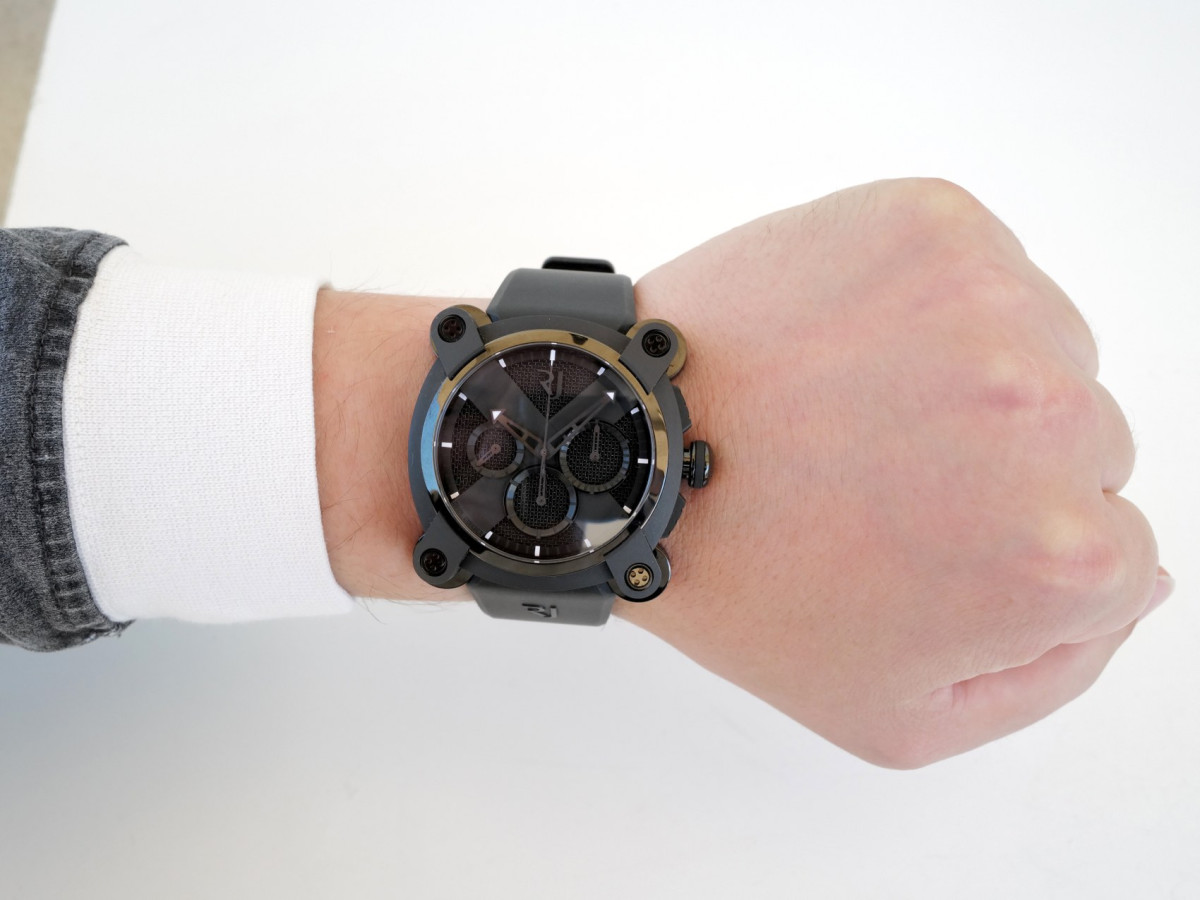 Швейцарские часы Romain Jerome Moon-Dna Invader Chronograph 46