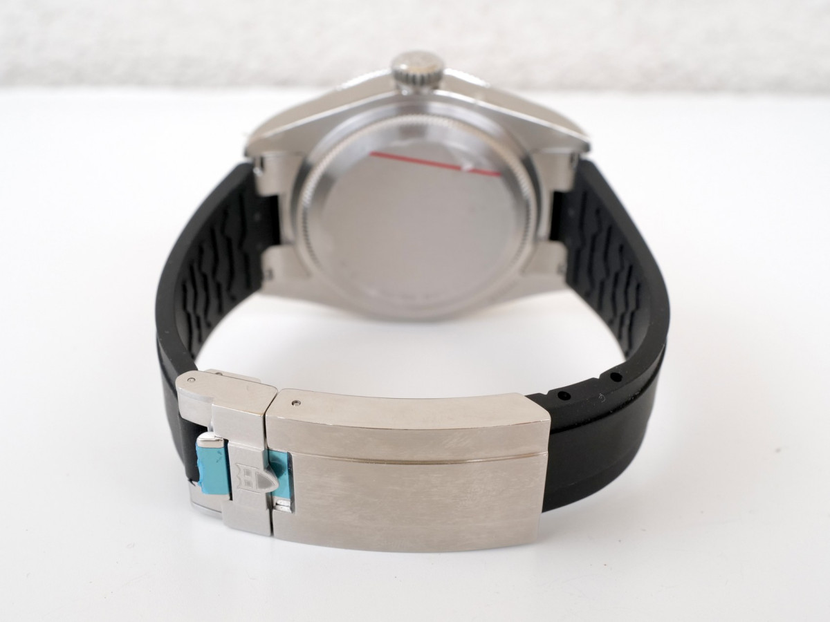 Швейцарские часы Tudor Black Bay Red Bezel Rubber Strap 41