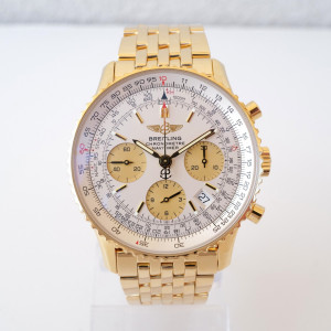 Швейцарський годинник Breitling Navitimer 18K Yellow Gold 42