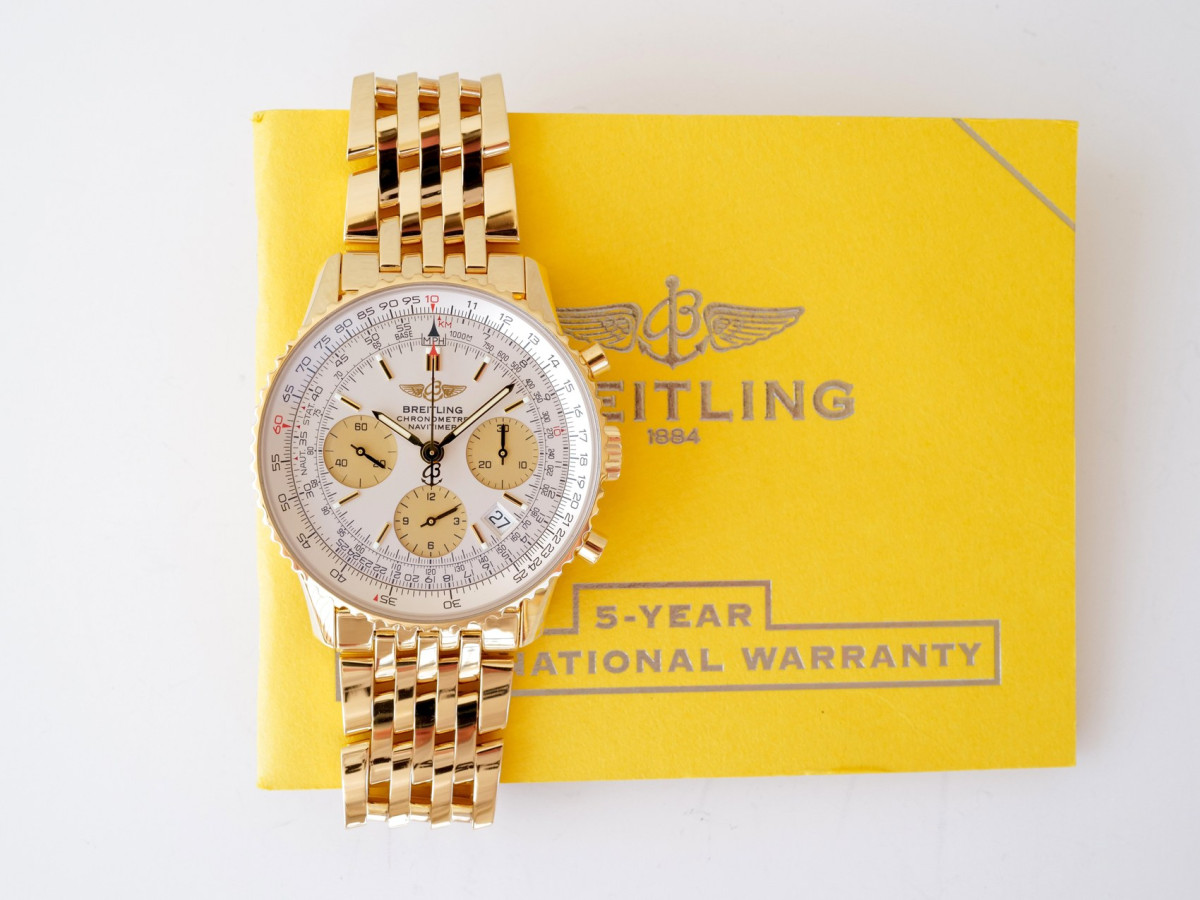 Швейцарський годинник Breitling Navitimer 18K Yellow Gold 42
