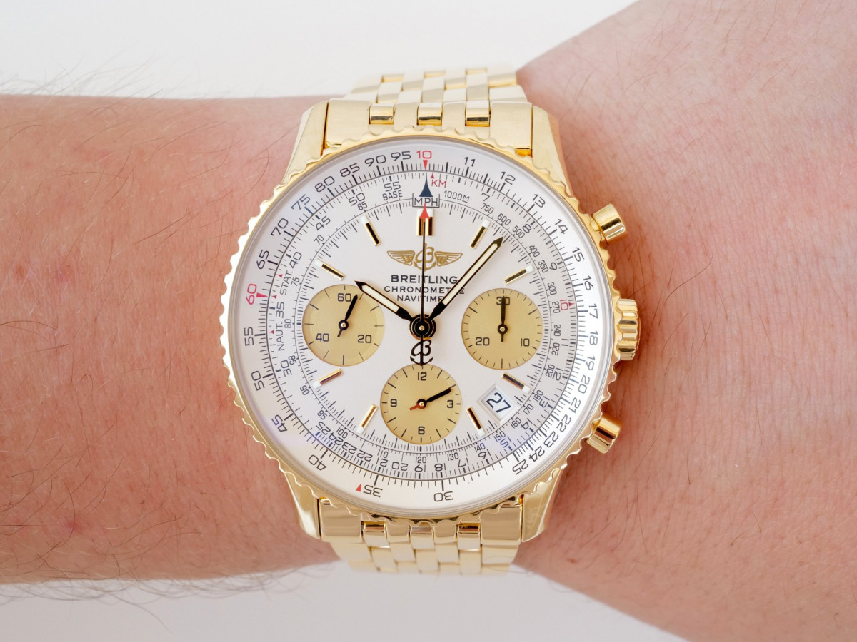 Швейцарський годинник Breitling Navitimer 18K Yellow Gold 42