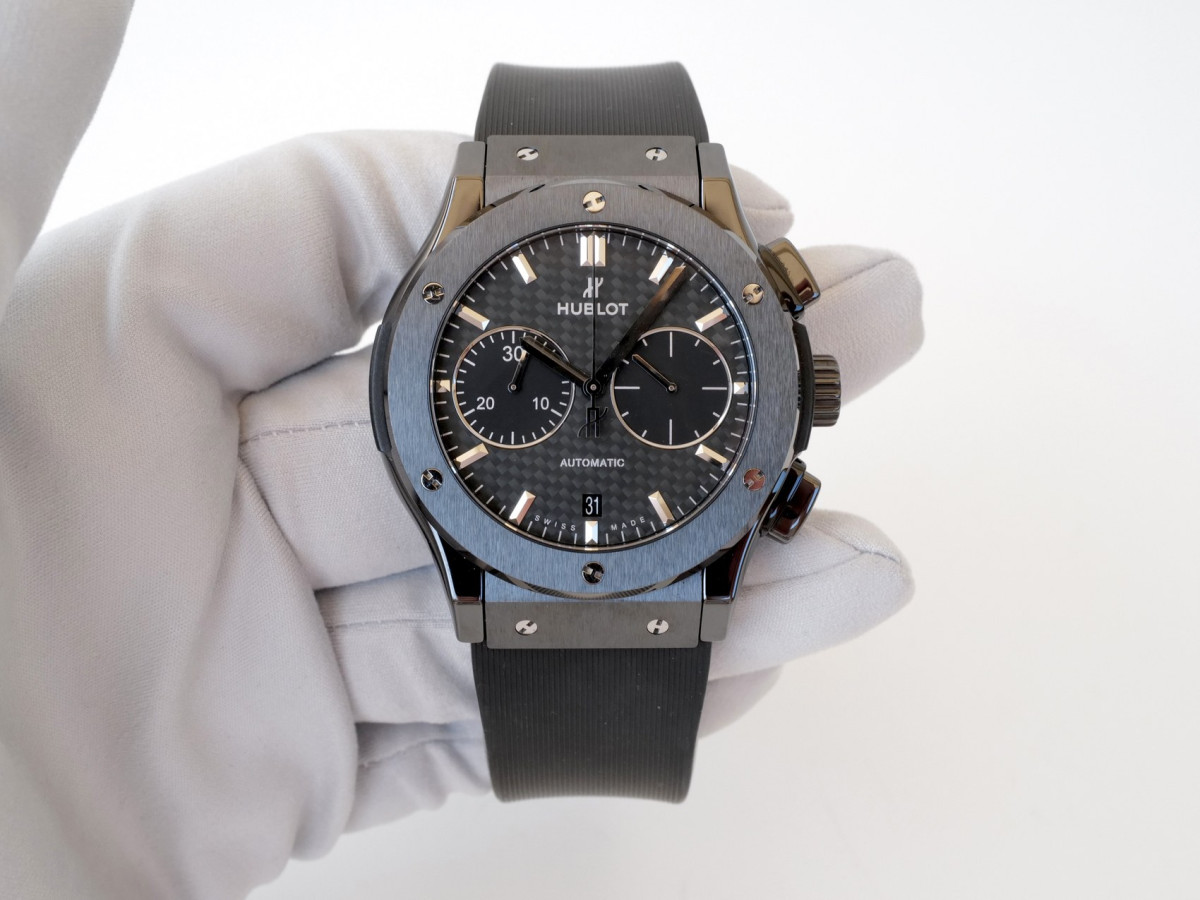 Швейцарський годинник Hublot Classic Fusion Ceramic Chronograph Carbon Dial 45