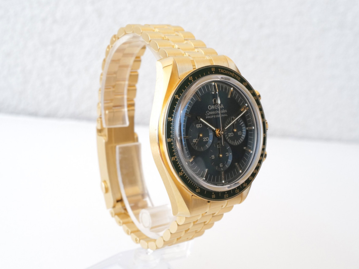 Швейцарские часы Omega Speedmaster Moonwatch Professional Moonshine 18K Yellow Gold Green Dial Manual Wind 42