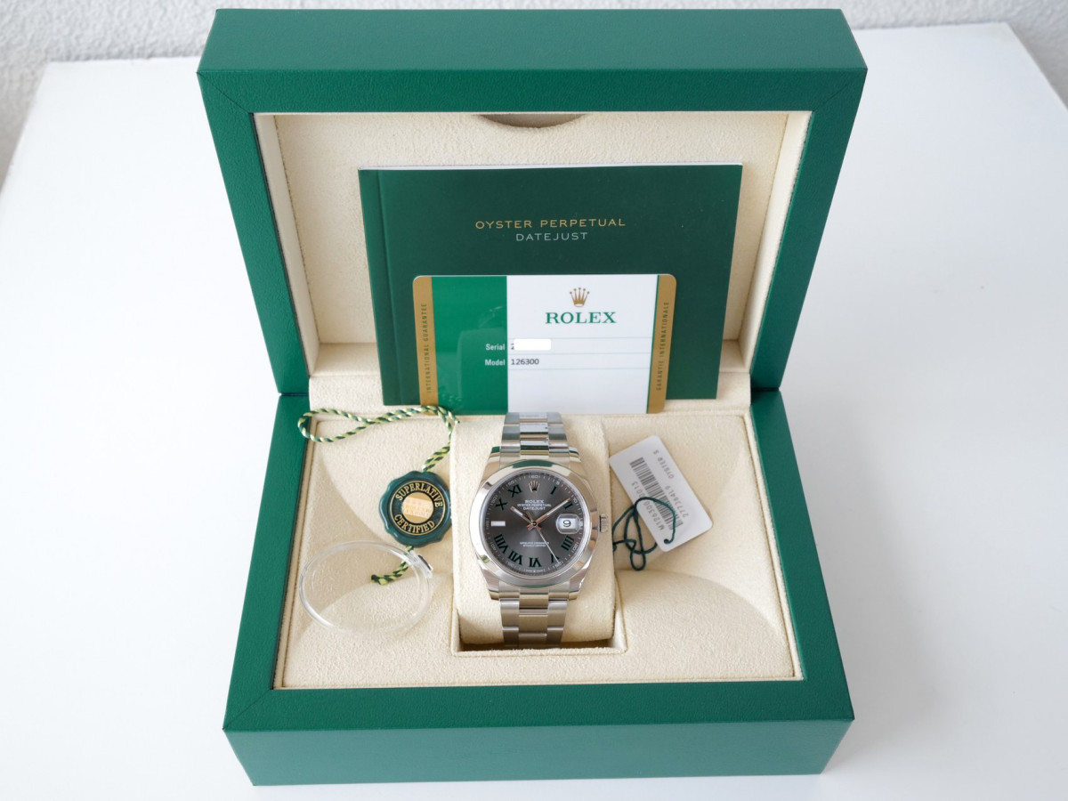 Швейцарские часы Rolex Datejust 41 Wimbledon Dial Domed Bezel Oyster Bracelet