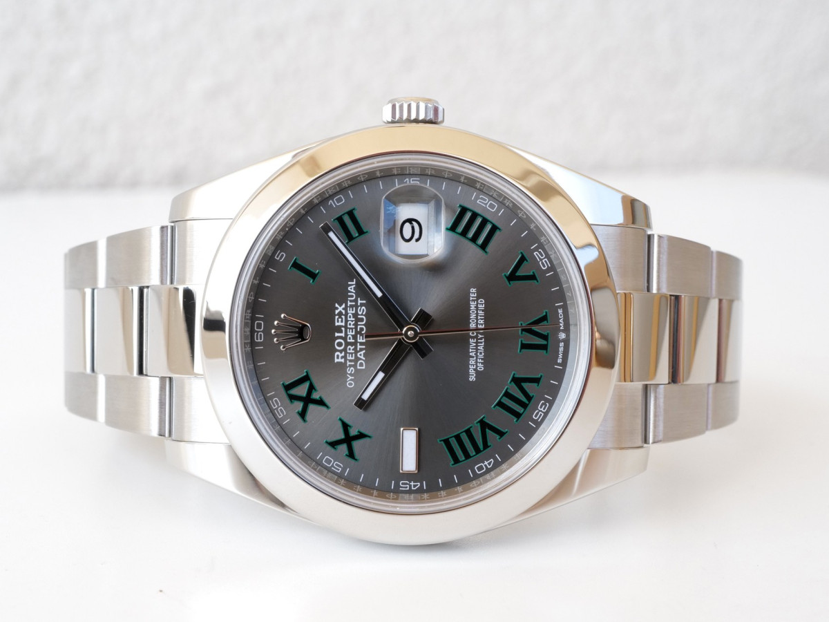 Швейцарские часы Rolex Datejust 41 Wimbledon Dial Domed Bezel Oyster Bracelet