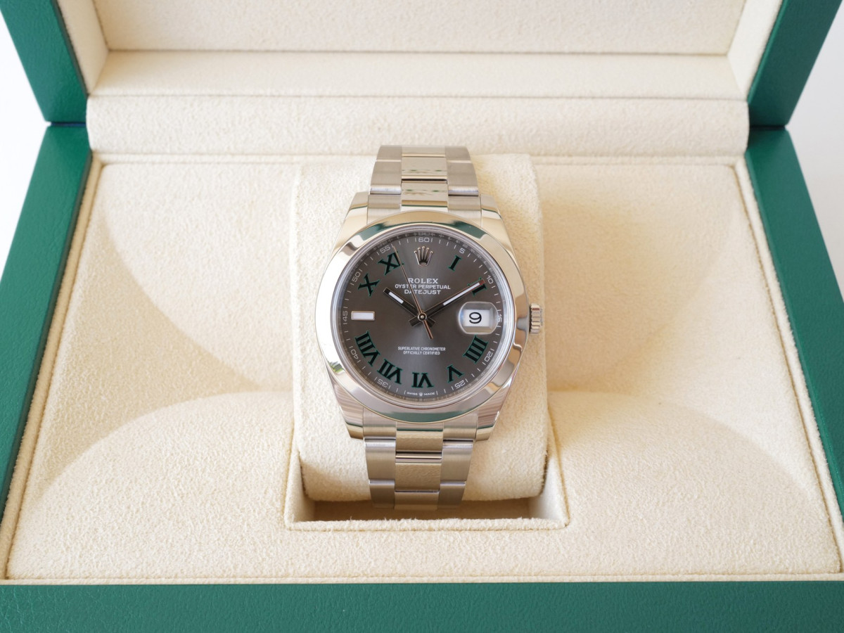 Швейцарские часы Rolex Datejust 41 Wimbledon Dial Domed Bezel Oyster Bracelet