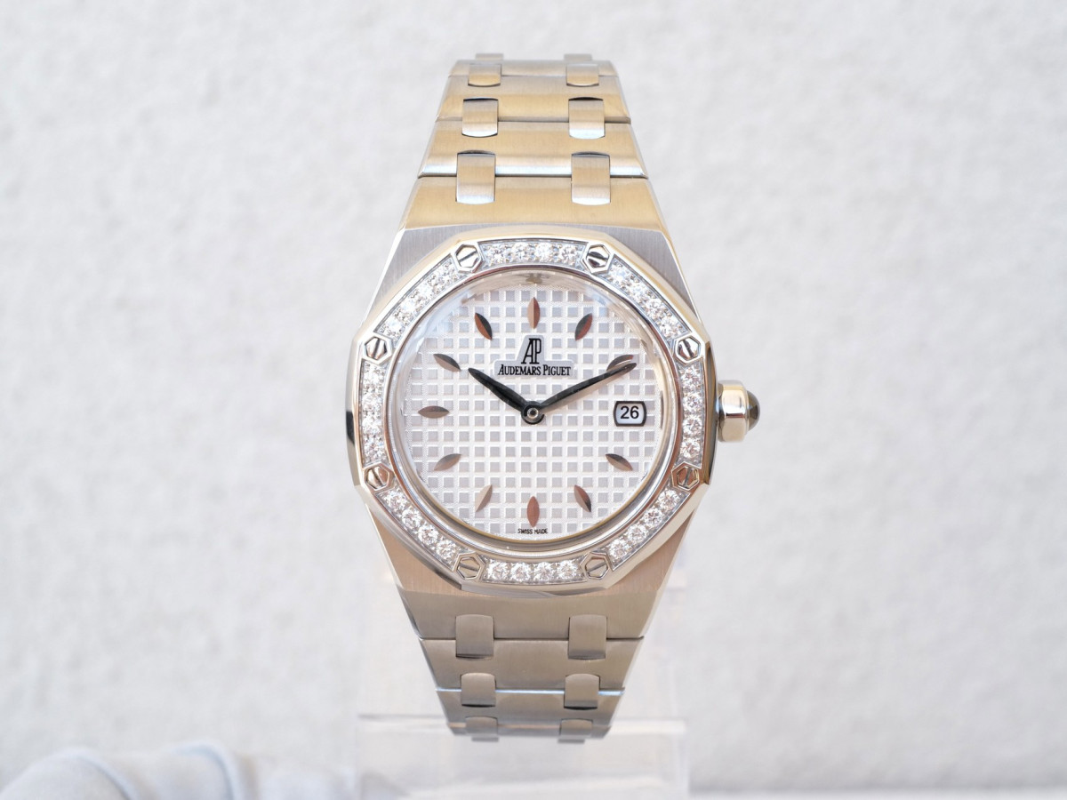 Швейцарские часы Audemars Piguet Royal Oak Lady Steel Bracelet Factory Diamond Silver Dial 33