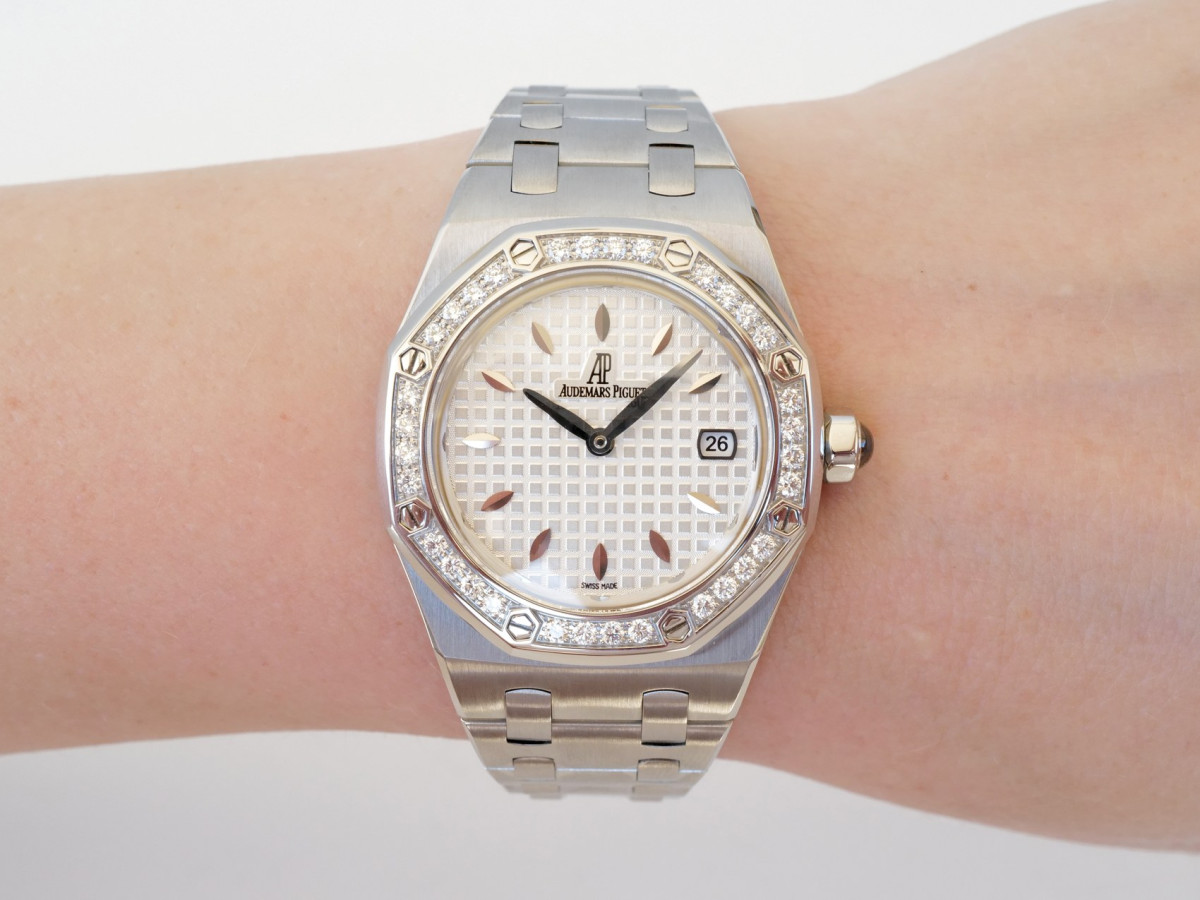 Швейцарские часы Audemars Piguet Royal Oak Lady Steel Bracelet Factory Diamond Silver Dial 33