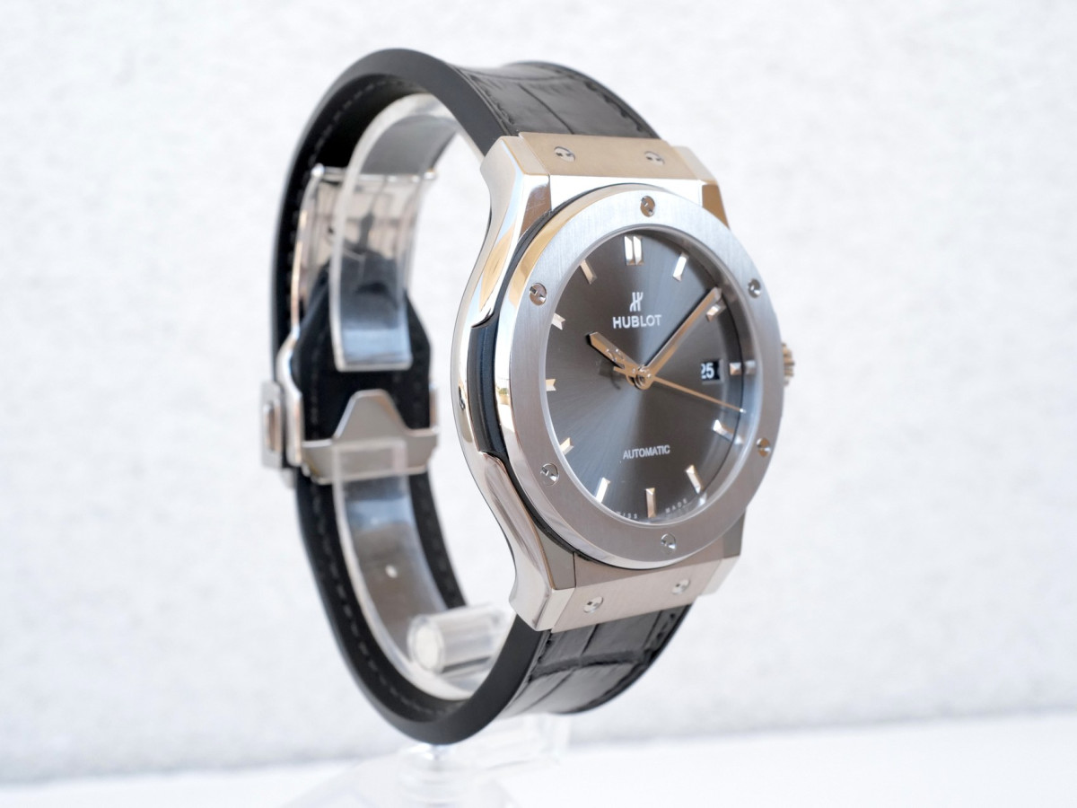 Швейцарський годинник Hublot Classic Fusion Automatic Titanium Grey Dial 42