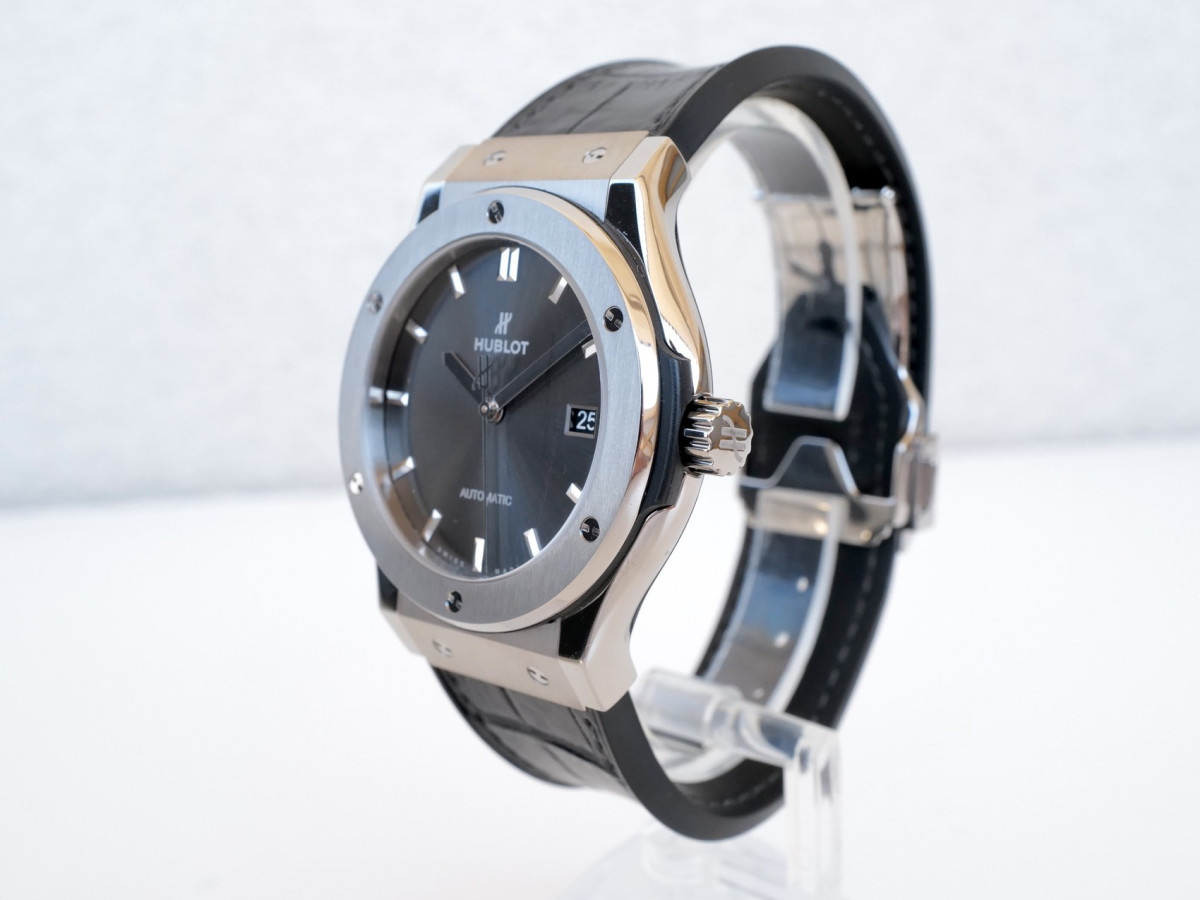 Швейцарський годинник Hublot Classic Fusion Automatic Titanium Grey Dial 42