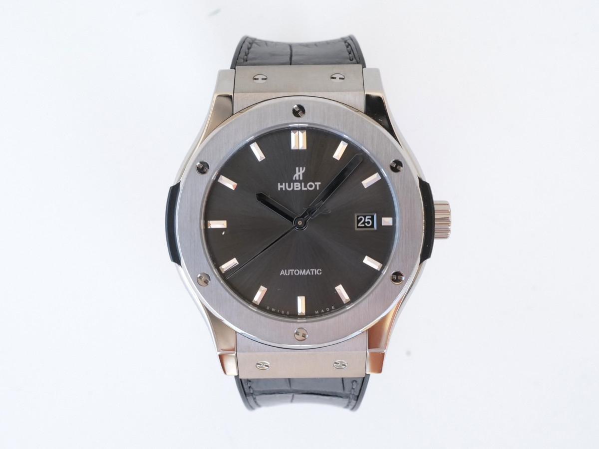 Швейцарський годинник Hublot Classic Fusion Automatic Titanium Grey Dial 42