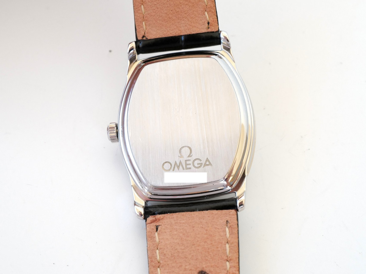 Швейцарские часы Omega De Ville Prestige Tonneau Automatic Silver Dial