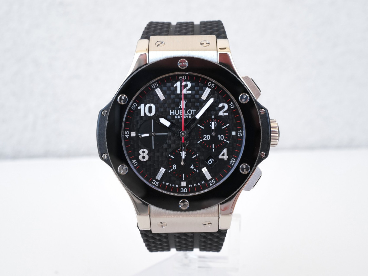 Швейцарские часы Hublot Big Bang 44 Chronograph Steel Ceramic Carbon Dial