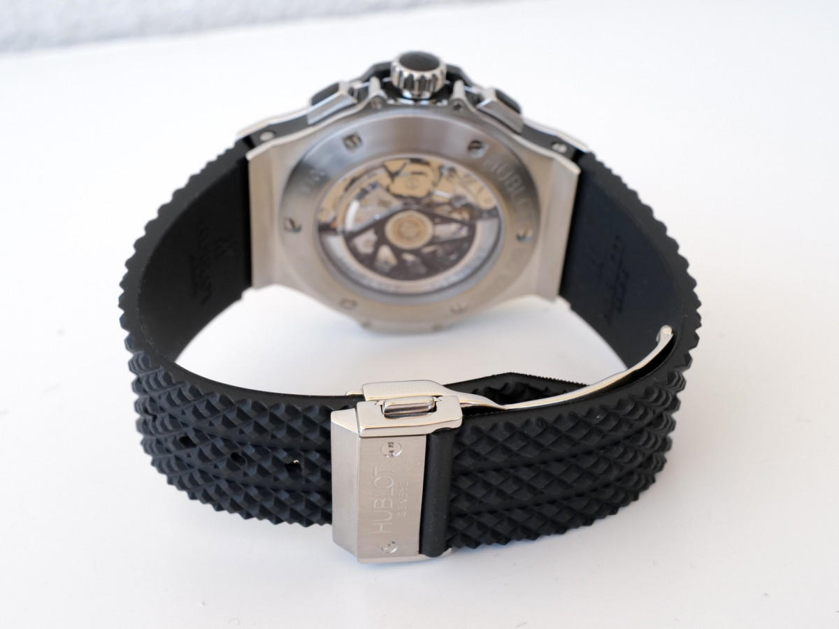 Швейцарские часы Hublot Big Bang 44 Chronograph Steel Ceramic Carbon Dial