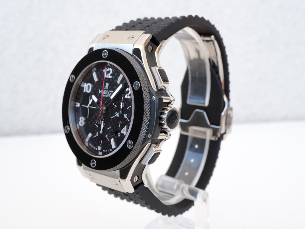 Швейцарские часы Hublot Big Bang 44 Chronograph Steel Ceramic Carbon Dial