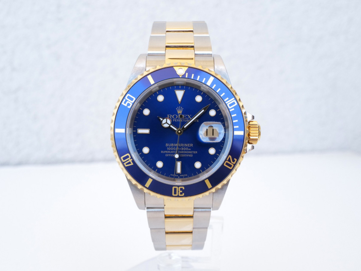 Швейцарские часы Rolex Submariner Date Blue Dial Steel 18K Yellow Gold 40