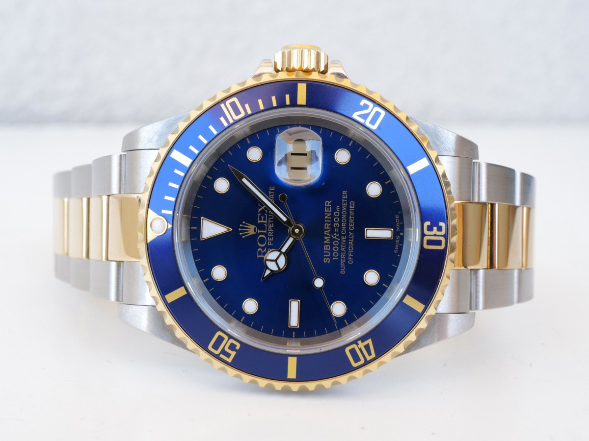 Швейцарские часы Rolex Submariner Date Blue Dial Steel 18K Yellow Gold 40