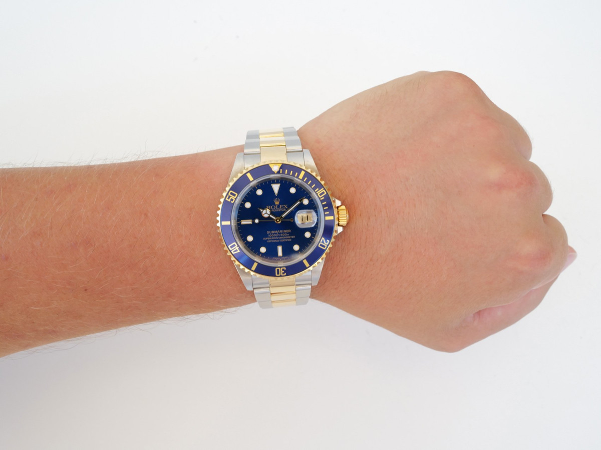 Швейцарские часы Rolex Submariner Date Blue Dial Steel 18K Yellow Gold 40