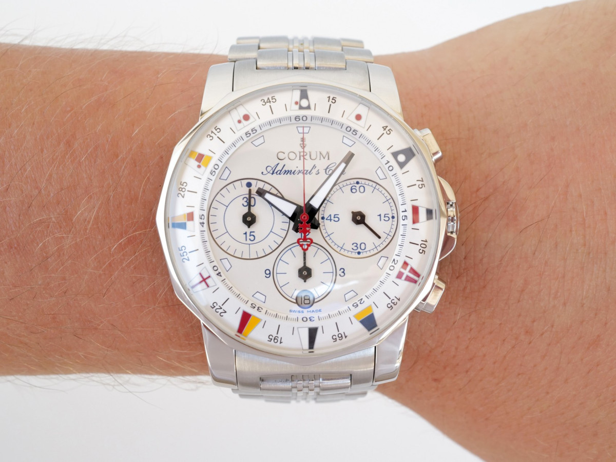 Швейцарський годинник Corum Admirals Cup Chronograph 44