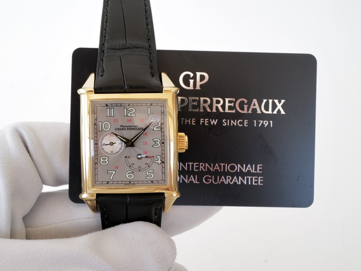 Swiss watch Girard Perregaux Vintage 45 Power Reserve 18K Yellow Gold